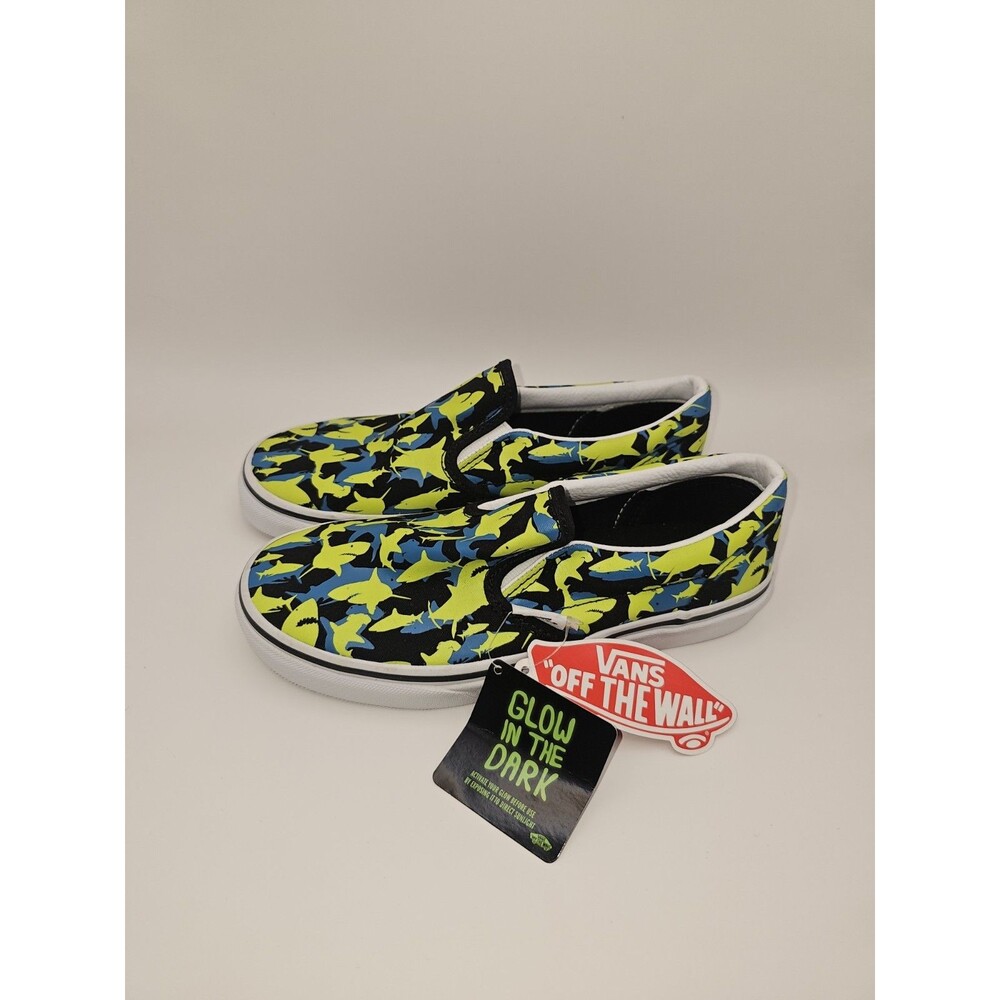 NWT BOY'S VANS OFF THE WALL 2.5 Glow In the Dark Shark Swim Sneakers Shark Week